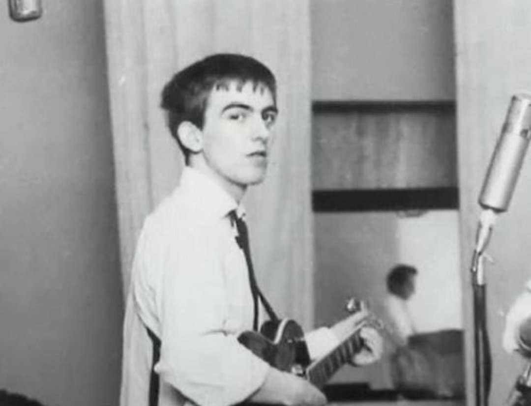 Gabelvitch's tweet photo. @chelleMurt @BeatlesPod "If Ringo's not going, then neither am I. You can find two replacements." #TeamRingo https://t.co/6cHngvGziM