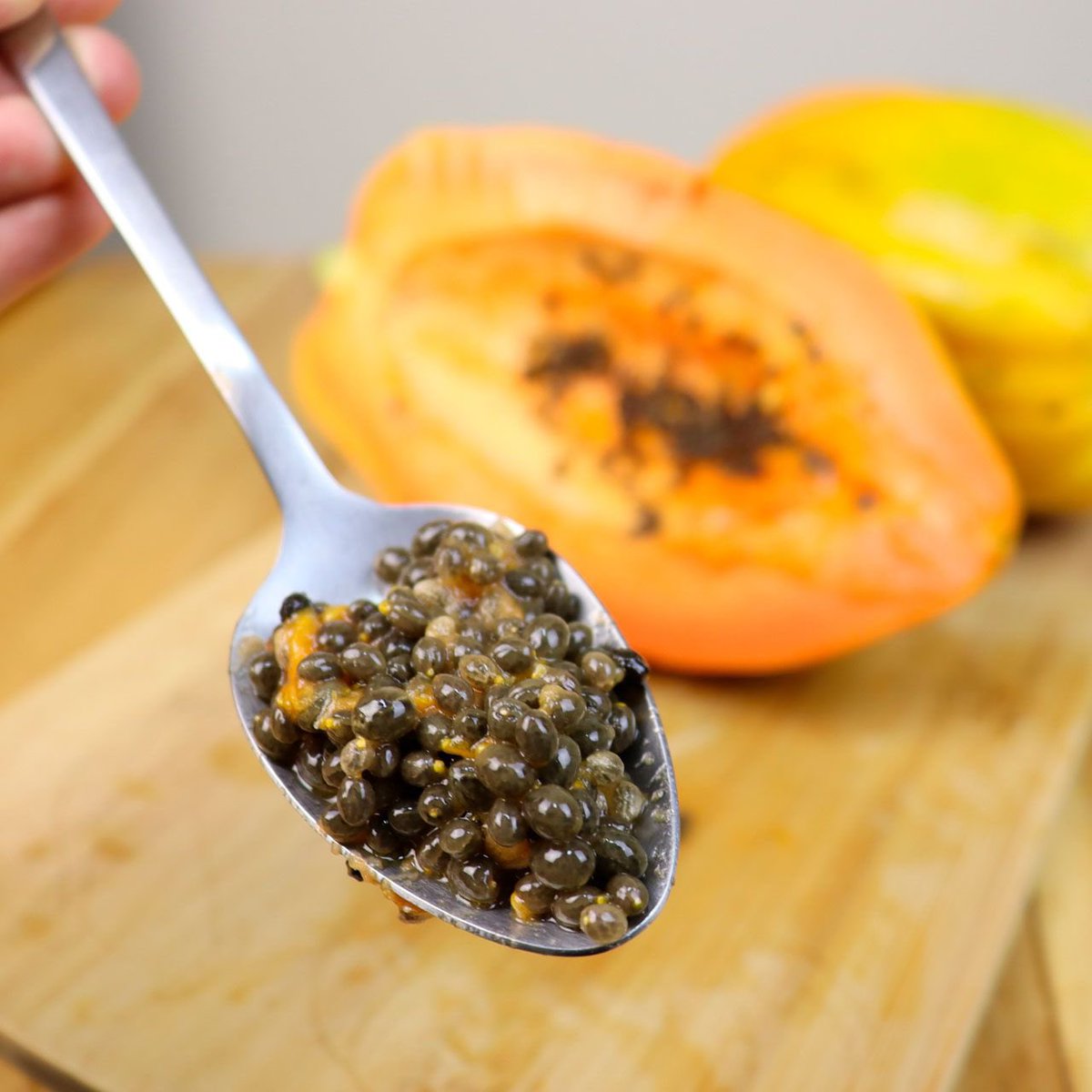 HerbalistChief's tweet photo. Taking two (2) tablespoons of dried pawpaw seeds with hot water for a day can make a man sterile for 90 days.

The sterility reverses after the 90 days period. https://t.co/QY9kbyt4Ha