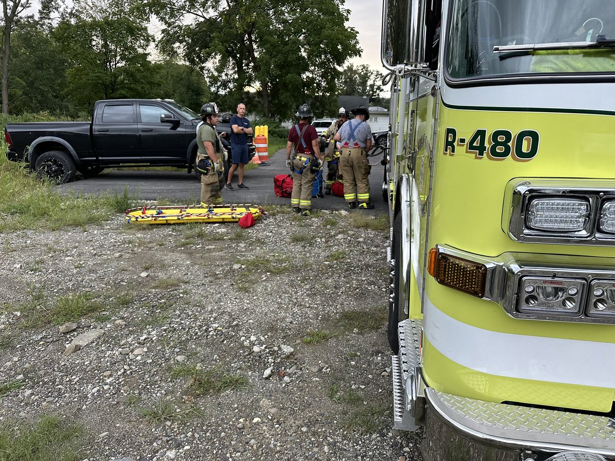 VailsGateFD's tweet image. Drill night 🧑‍🚒 #LadderRescue #RopeRescue