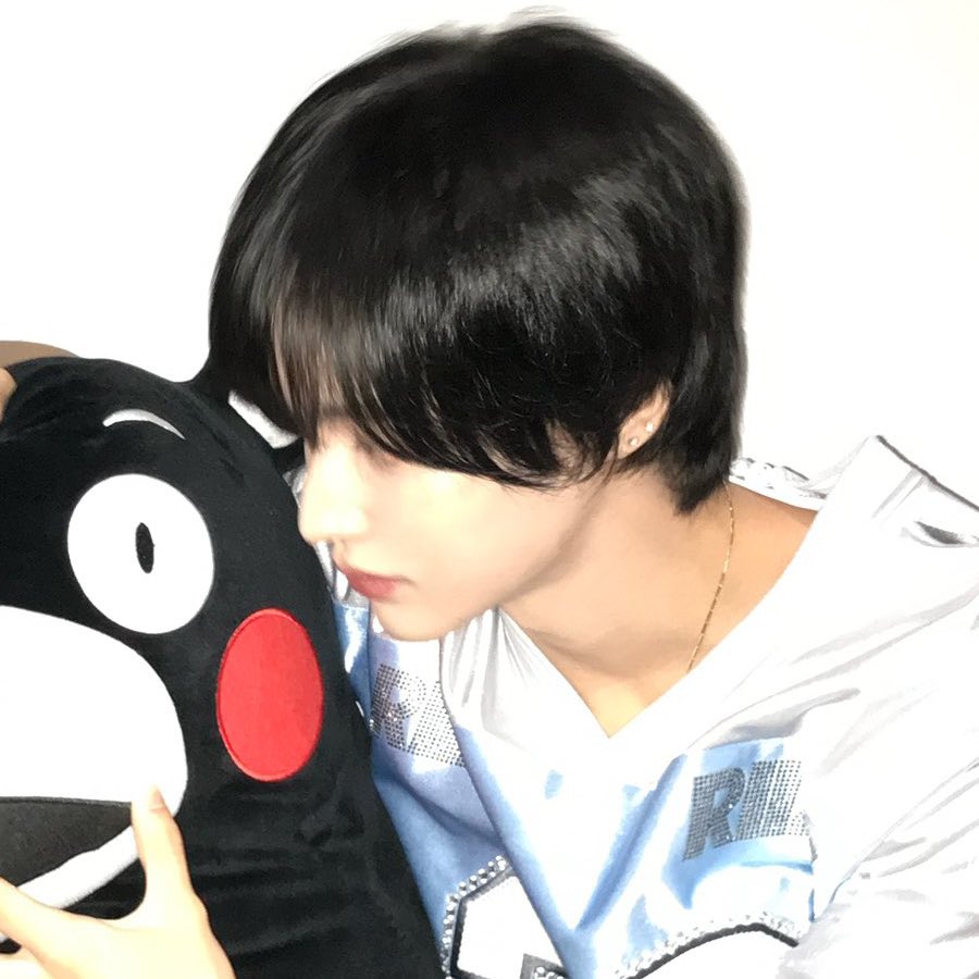dxmyxzth's tweet photo. 정말 ㅈㅈ하게 나 오늘 원빈 얼굴 못 잊는다 https://t.co/awK3vvARc6