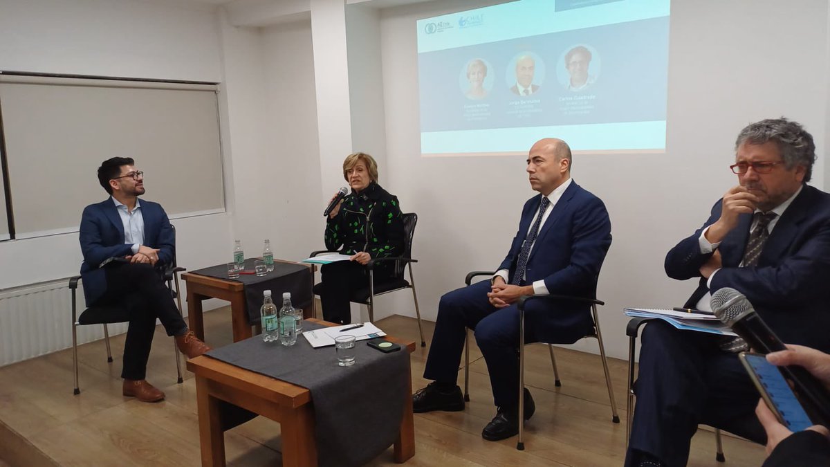 Ch_Transparente's tweet photo. PACTO DE INTEGRIDAD MUNICIPAL 2024 ✨
Ya estamos con nuestro destacado panel: @evelynmatthei @CuadradoPrats ex Contralor Jorge Bermúdez y @Michel_FiMa
“No prometas, comprométete” #pactodeintegridad https://t.co/71vGKpcvYf