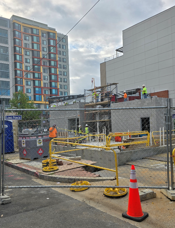 ScottRobertsDC's tweet photo. a stroll by of the @DMPEDDC #CycleHouse project at North Capitol St NW & Bates St NW in @TruxtonCircle
new interior structure has gone up
project link: https://t.co/mo6uScMpi4
#BloomingdaleDC https://t.co/vONG5lCM3T