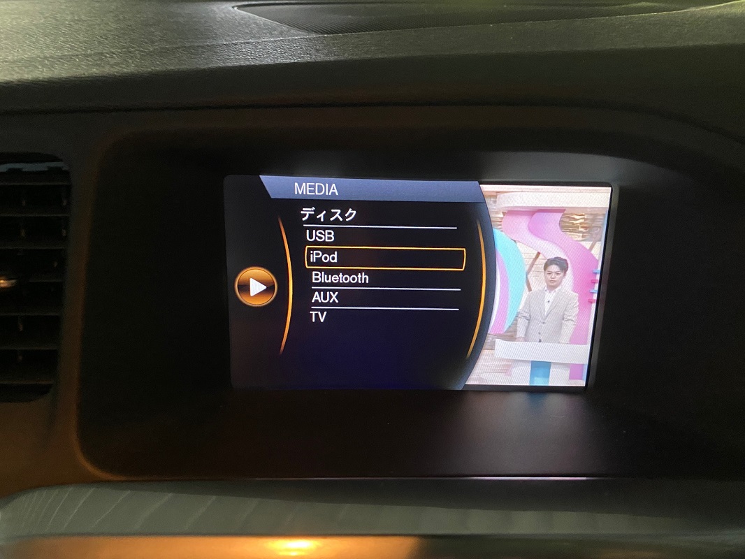 manotch101's tweet image. カーオーディオを据え置きオーディオレベルにグレードアップしてみよう1.

■方法
12V電源のDACアンプ出力を車のAUX入力に接続

■コンセプト
・バッテリー駆動で音が良いかも
・純正オーディオ以上の音が狙えるかも

■注意点
オーディオ好き以外には邪魔と言われる可能性が高い

#FiiOK7