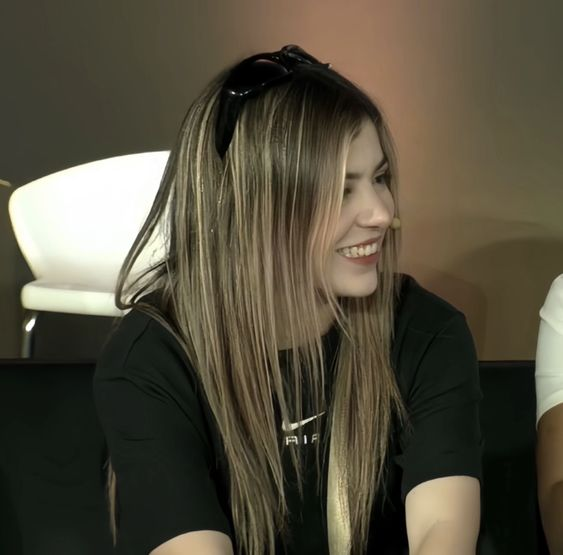 Jazm1n_X1om1's tweet photo. #HappyRiversDay #RiversWeek
Feliz cumple @samyriveratv, estamos orgullosos de ti, te queremos mucho aunque estemos tontos. Recuerda que nosotros seremos incondicional y siempre estaremos apoyándote. Tu dices que nosotros cambiamos tu vida pero recuerda que tu nos salvaste.
TQM💗 https://t.co/EXJVKWeqmQ