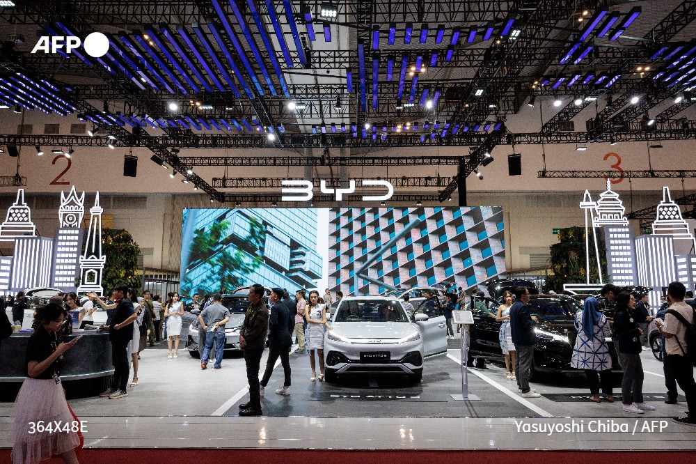 🇪🇺 🚗 L'UE envisage d'imposer jusqu'à 36% de taxes pendant 5 ans sur les importations de voitures électriques chinoises, mais reste ouverte à une solution alternative en provenance de Pékin, a annoncé la Commission européenne #AFP 1/3