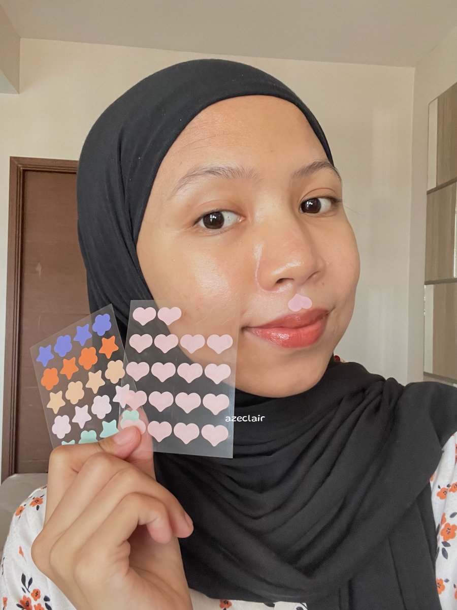 azeclair's tweet photo. selalu diliatin tiap pake acne patch, aneh kali ya?
tapi ga pedulii yg penting jerawat terlindungi😇

acne prone skin wajib stock acne patch biar jerawat cepet sembuh dan ngehindarin gesekan misal dari masker👍 https://t.co/tpLXyoGowQ