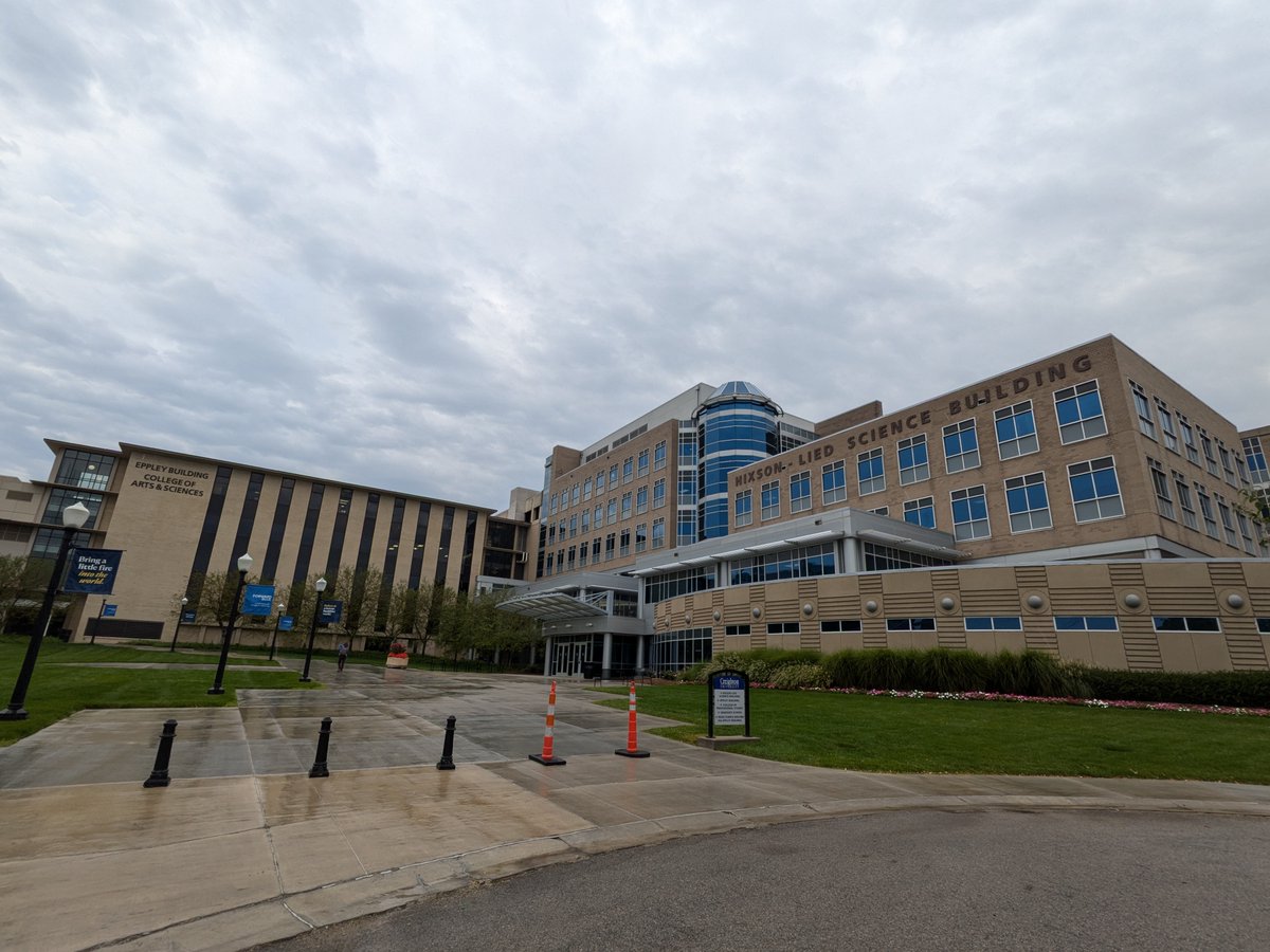 thomasgwong's tweet photo. Happy #firstdayofschool! This semester at @Creighton, I'm teaching:
1) PHY 201 #GenPhys1 General Physics for the Life Sciences 1
2) PHY 531 #QuantumMechanics
3) PHY 491/791 #PhysicsSeminar
4) RSP 101: Introduction to the Culture of Collegiate Life (Freshman advising course) https://t.co/0zcShKkpVc