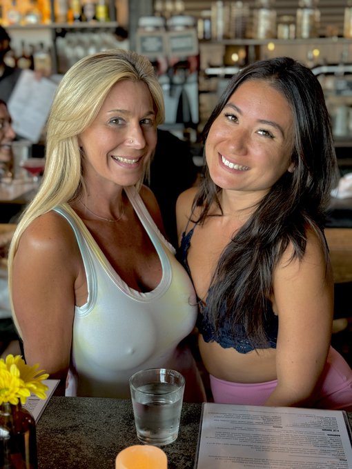 1 pic. I love my best friend sooooo much ??

@NikkiDavisXO https://t.co/yJh3YVxMh9