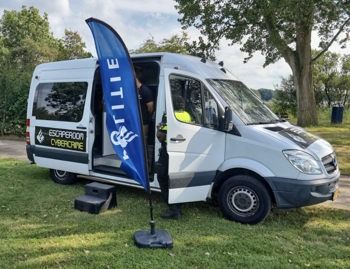 Infomarkt nieuwe studenten Uilenstede 23 augustus van 10 -16 uur. Voorlichting over veiligheid door gemeente, brandweer en politie. In Escape room van politie worden jongeren bewust van online risico’s en krijgen zij tips om te voorkomen dat ze slachtoffer worden van cybercrime.