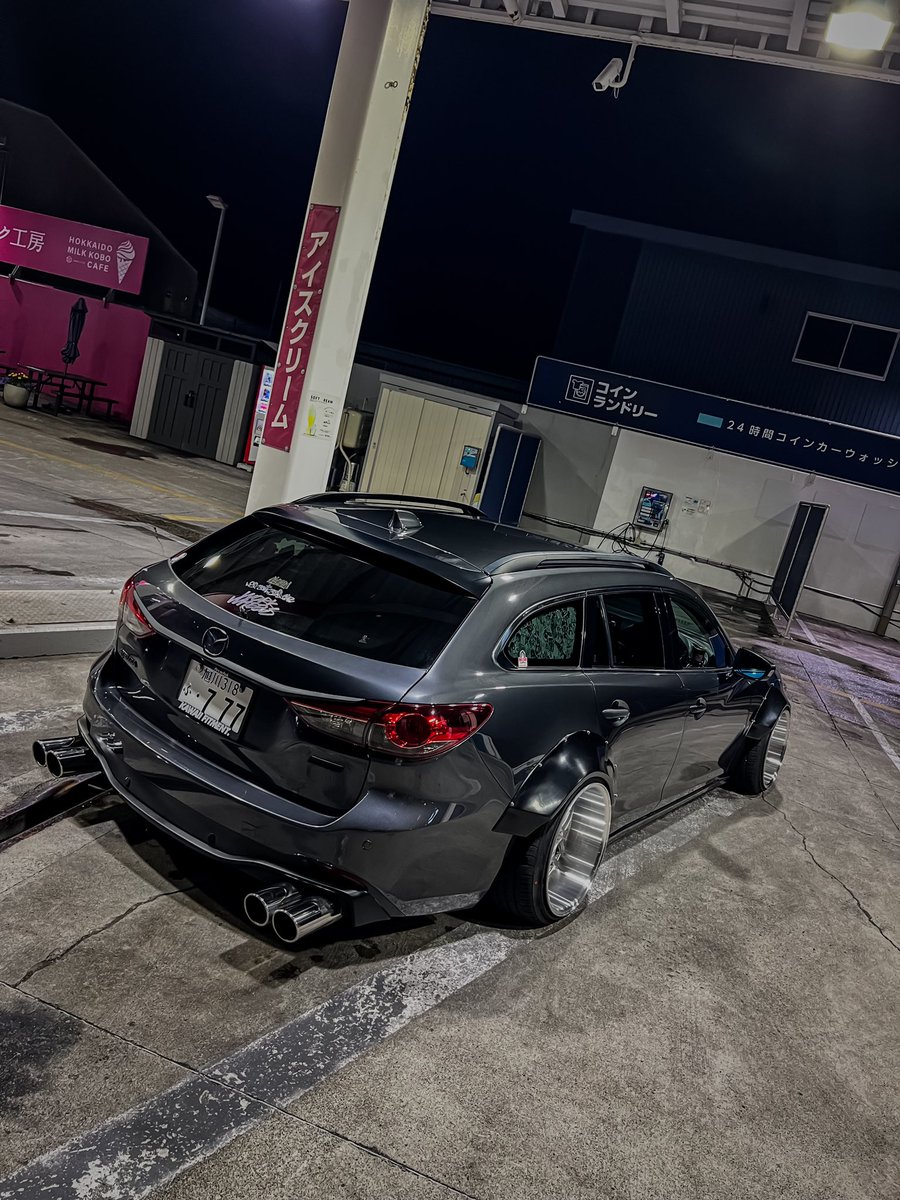 yuuki_kanamari8's tweet photo. 進化!
#MAZDA #MAZDAATENZA #MAZDAATENZAWAGON #326POWER #チャクリキダンパー #車高調 #生脚 #ヤバKING #ヤバKINGGHOST #battleworks #オーバーフェンダー #ワイドボディー https://t.co/GKDZLB02oY