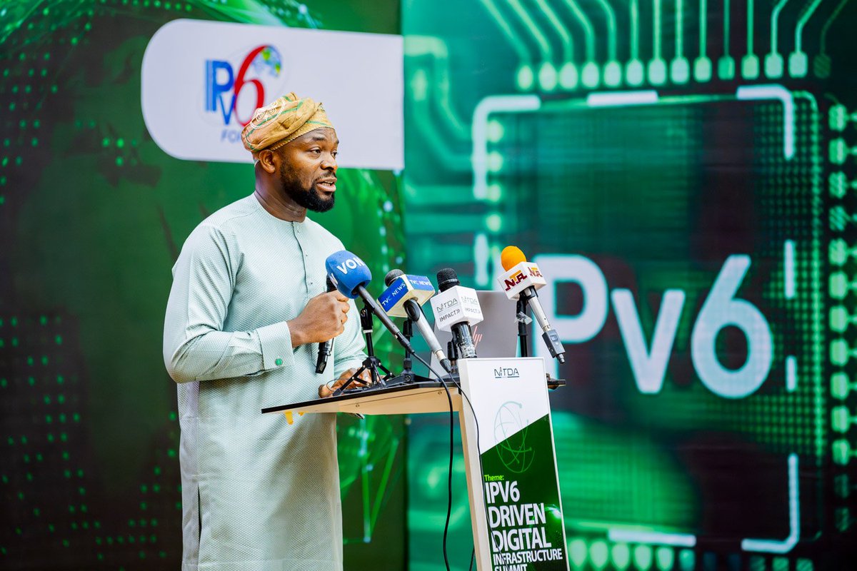 NITDANigeria's tweet photo. @bosuntijani, Minister of Communications, Innovation, and Digital Economy, delivered a keynote address at the IPv6 Driven Digital Summit, themed 'Bringing Net 5.5G Into Reality: Inspiring New Growth', held at the Digital Economy Complex, Mbora. 

The Summit aims to drive Nigeria's digital transformation and explore the possibilities of IPv6 in unlocking new growth opportunities.