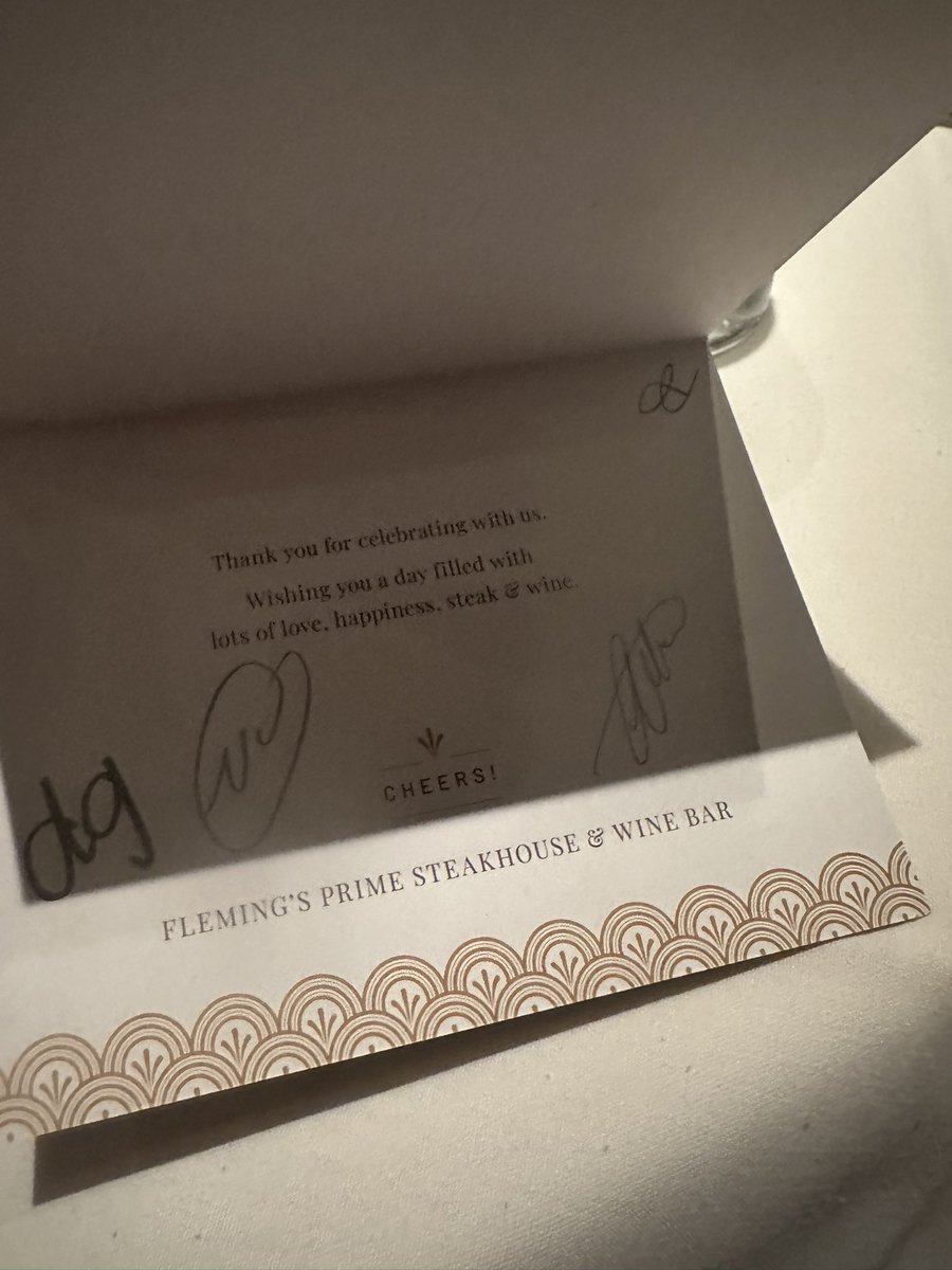 bread__10's tweet image. Happy Birthday to me !!! 🦁🍾🍾 #Big30