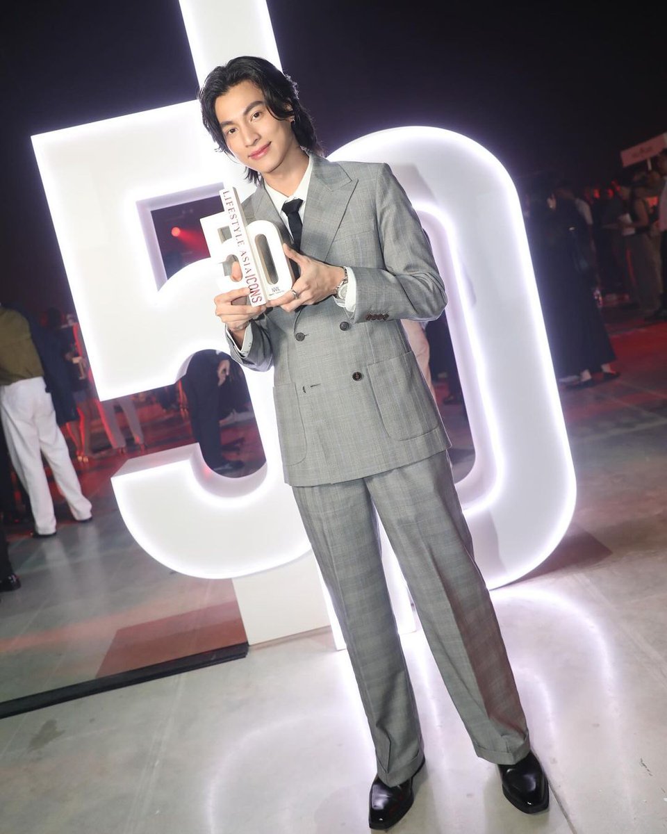 Gulfkanawutofc's tweet photo. ขอแสดงความยินดีกับ "กลัฟ-คณาวุฒิ" ผู้ชนะรางวัลสาขา Idol จากงาน Lifestyle Asia 50 ICONS🎉

IG : lifestyleasiathailand

LIFESTYLE ASIA IDOL GULF 
#LSA50ICONSxGULF
#LSAThailand #LifestyleAsiaThailand
#LifestyleAsiaTH #LSAThai #LSA50ICONS
#GulfKanawut https://t.co/cbKGJw8AYi