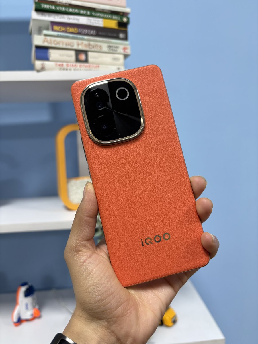 pratimaadhikary's tweet photo. So a lot of you guys thought yesterday’s pic was shot on the iQOO Z9s Pro, but I am actually still testing the phone out, will post the review and camera samples soon! https://t.co/GBJOyFig3T