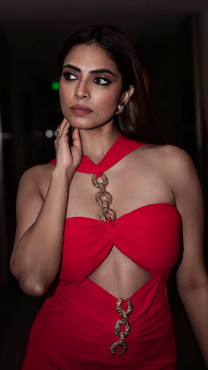 pic_re_touch's tweet photo. #MalavikaMohanan ❤️‍🔥Evening🌆 
Thread (1/2) https://t.co/qViSztYQHX