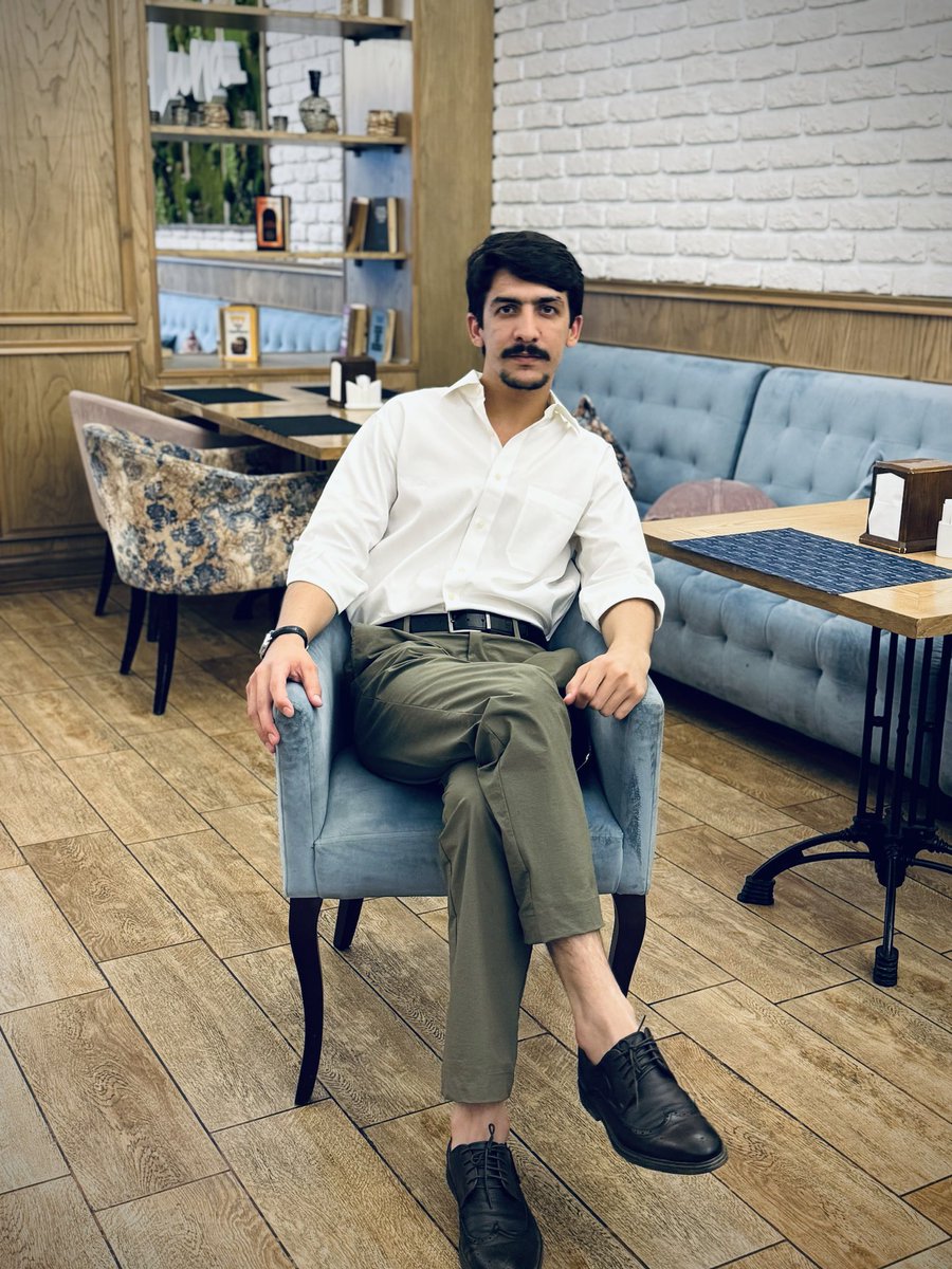 thisiskhanhasan's tweet photo. Everyone thinks of changing the world, but no one thinks of changing himself.
Leo Tolstoy

#Pashto 🎴

هرڅوک د نړۍ د بدلولو فکر کوي، مګر هیڅوک د ځان د بدلولو فکر نه کوي. 
لیو تولستوی https://t.co/3C3ijRagud