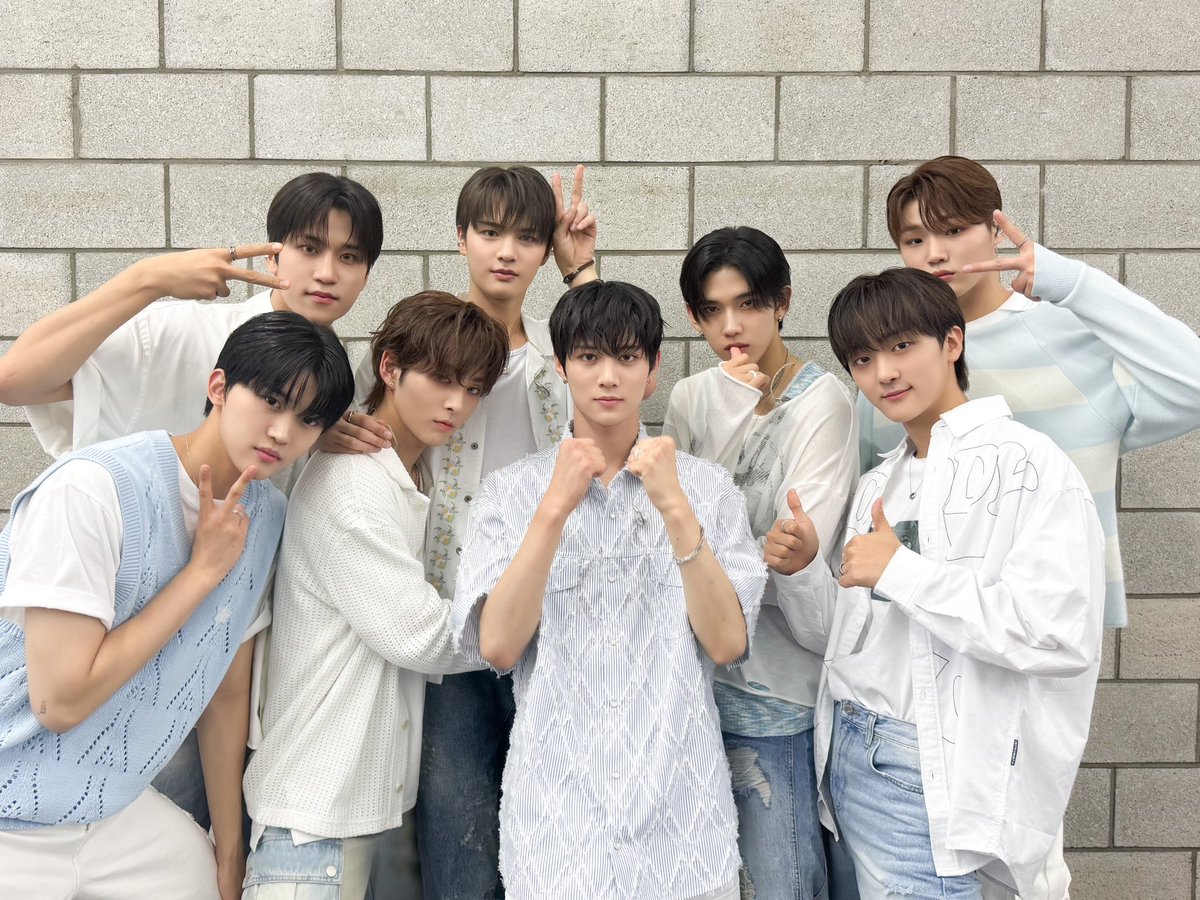 [📸] ✨240820 SBS M #더쇼✨ 가장 빛나는 그 장면 속에 러베이트와 루네이트가 있어🧡 영화보다 더 영화 같은 루네이트의 이야기에 앞으로도 함께해...