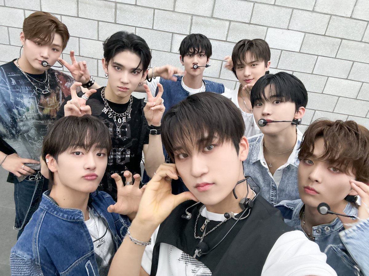 [📸] ✨240820 SBS M #더쇼✨ 가장 빛나는 그 장면 속에 러베이트와 루네이트가 있어🧡 영화보다 더 영화 같은 루네이트의 이야기에 앞으로도 함께해...