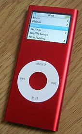 BettorVision's tweet photo. @KirkCousins8 plugs in his 2005 iPod Nano. This is going to be 🔥🔥🔥 https://t.co/uVhAdJEYYt