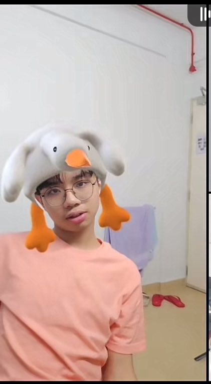 BatrisyaAd26201's tweet photo. Hahahah lucu banget gift tktk nyaaa😭😭 #imkevin #kevmistry #KevinnyaAdaLhoo https://t.co/jEaEHImDVD