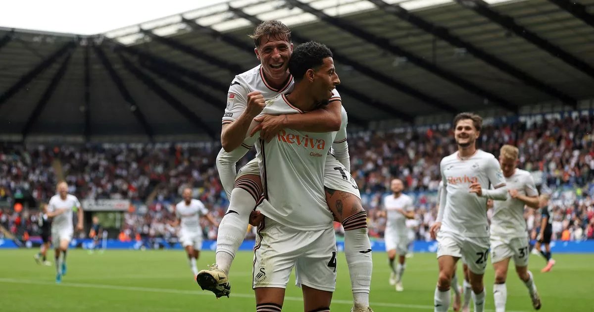 Some tactical points from the 3-0 win over Preston, as we look ahead to the South Wales Derby

A thread🧵