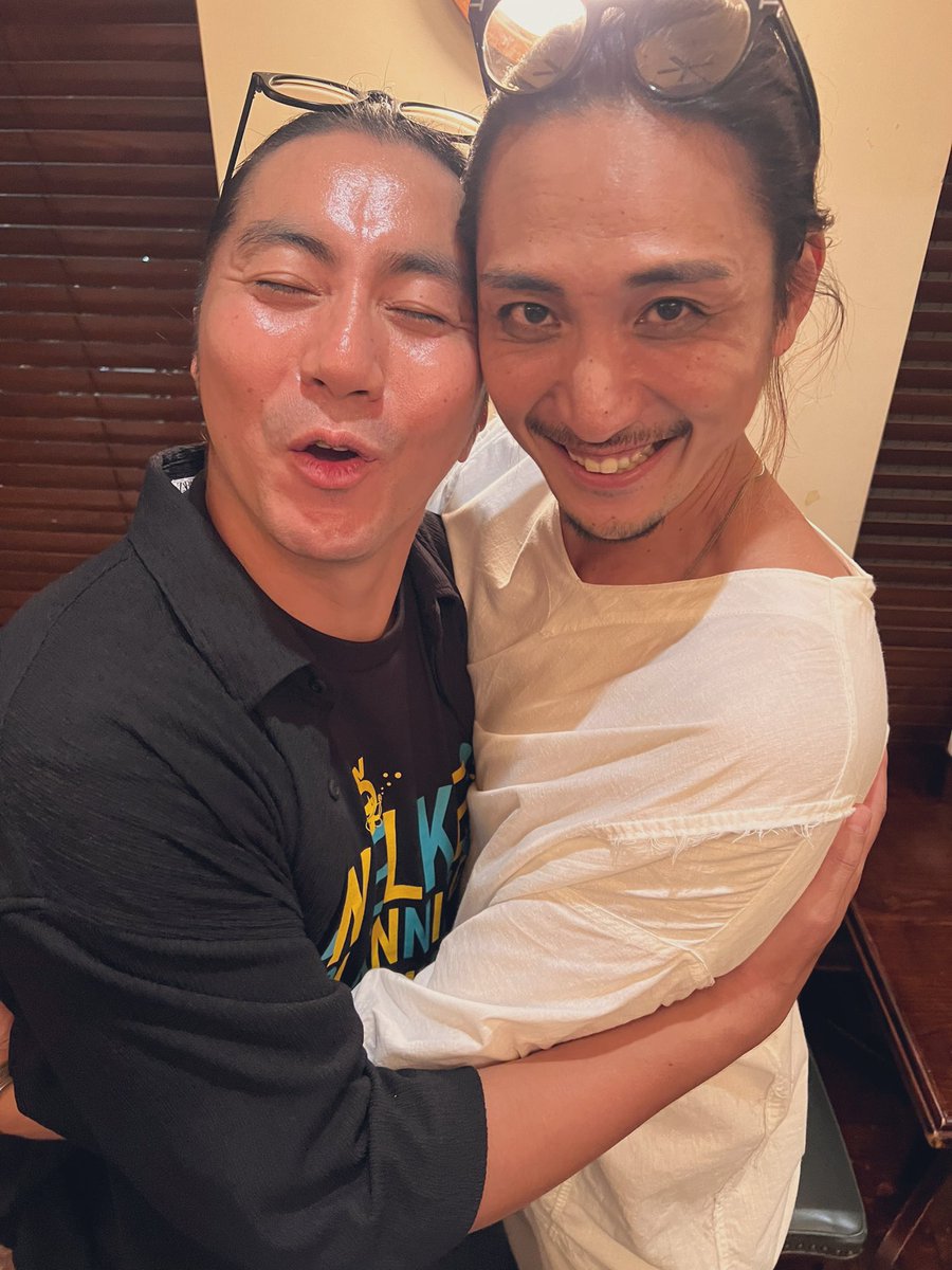 stallone_taishi's tweet photo. 今日から弟になりました！
色々お話しさせていただいて、勉強させていただきました！最高の出逢いです！
これからもよろしくお願い致します！
郷本さん💓
#郷本直也　さん
#2人の初対面第一声が
#似てる〜〜！
#でした https://t.co/dZU3G7i2fB