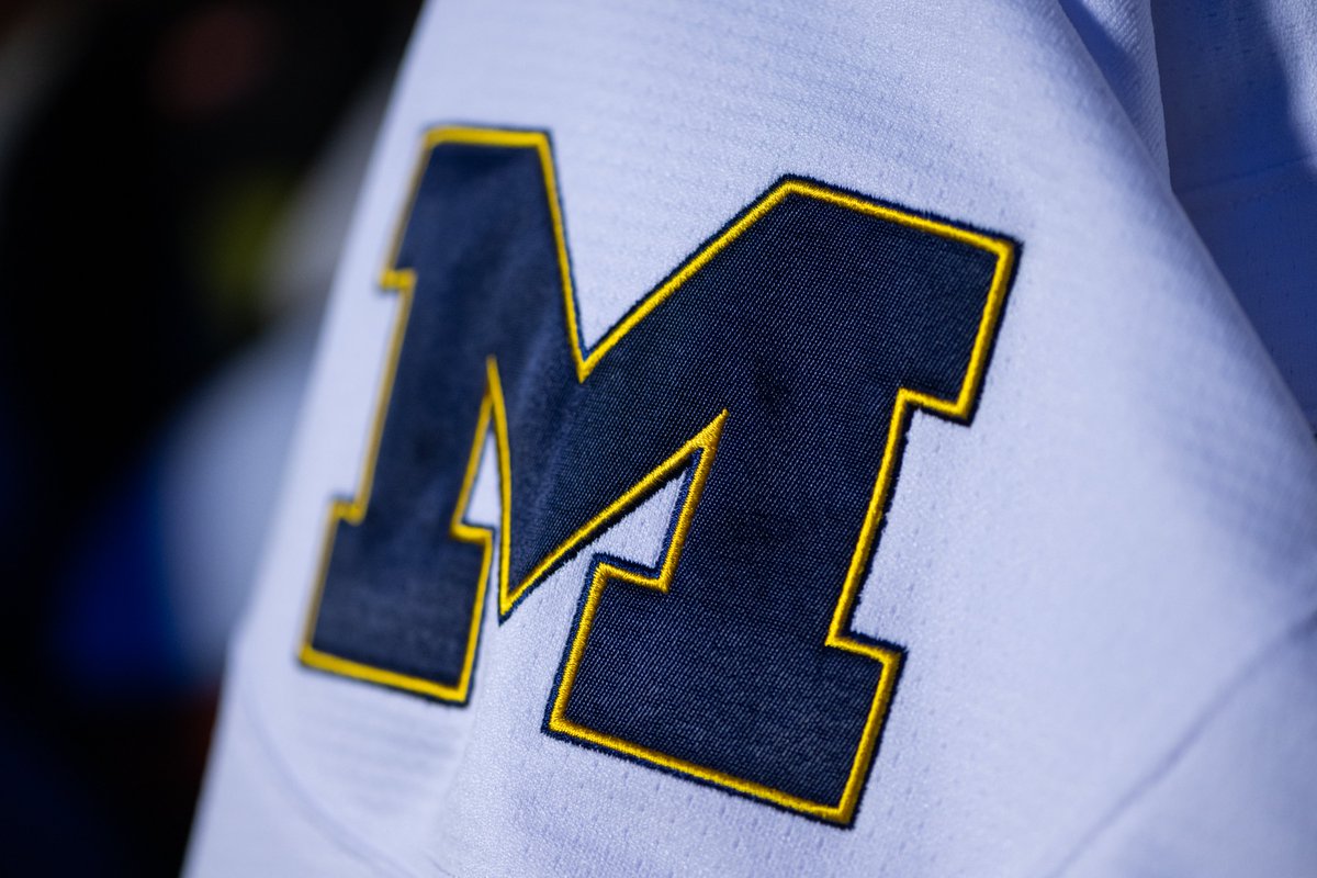 umichhockey's tweet photo. Jersey reveal coming soon!

#GoBlue〽️ https://t.co/yxU5aDCA1q