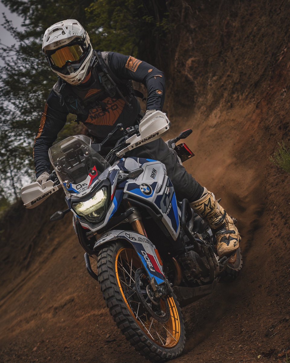 OutbackMototek's tweet photo. After retiring the F800GS model, BMW should have gone straight to the F900GS model and skip the F850GS, shouldn’t they? 
.
#bmwmotorrad #bmwmotorcycle #bmwf900gs #f900gs #bmwgs #bmwgsfans #gsbmw #outbackmotortek #bmwmoto #bmwmotos https://t.co/HAe10oxVeh