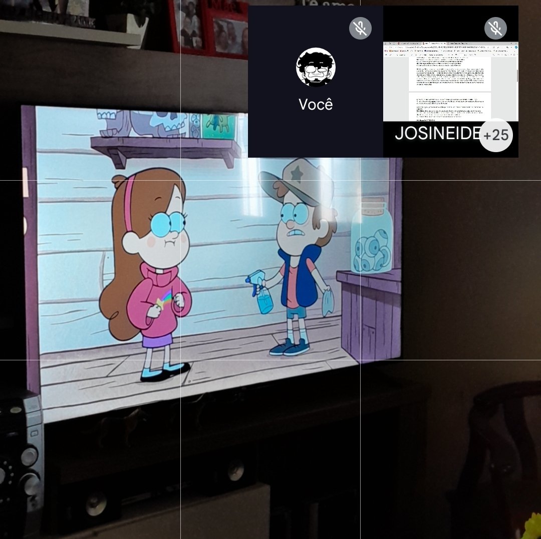 Assistindo Gravity Falls enquanto assisto aula.
