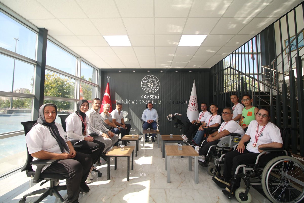 GSB_Kayseri's tweet photo. 10-13 Ağustos 2024 tarihleri arasında Kocaeli’de düzenlenen Boccia Türkiye Şampiyonasında mücadele eden sporcularımız, İl Müdürü Ali İhsan Kabakcı'yı ziyaret etti.
Haberin devamı👇
https://t.co/FzdeoeBONM https://t.co/lCbnfNImrT