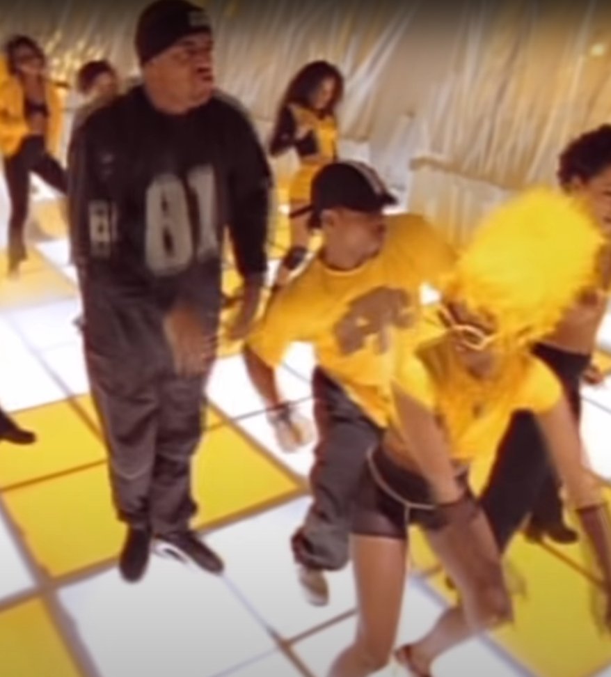 vexus_vi's tweet photo. ok so can anyone let me know how this dude sneaked into this video with a Raiders jersey and became my hero for that dance. also fucking still love @LilKim legend AF. and i hope that dude is living well and having the best life ever! https://t.co/G5ZZCvYcPE