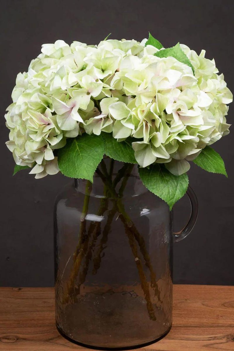 ClickStyleHome's tweet image. Our artificial hydrangeas just came back in stock, and they're blooming lovely! From elegant white lace cap to pastel pink giant-bloomed and multi-hue pink varieties! #ArtificialFlowers #HomeDecorhttps://clickstyle.co.uk/collections/realistic-artificial-flowers-foliage-grasses