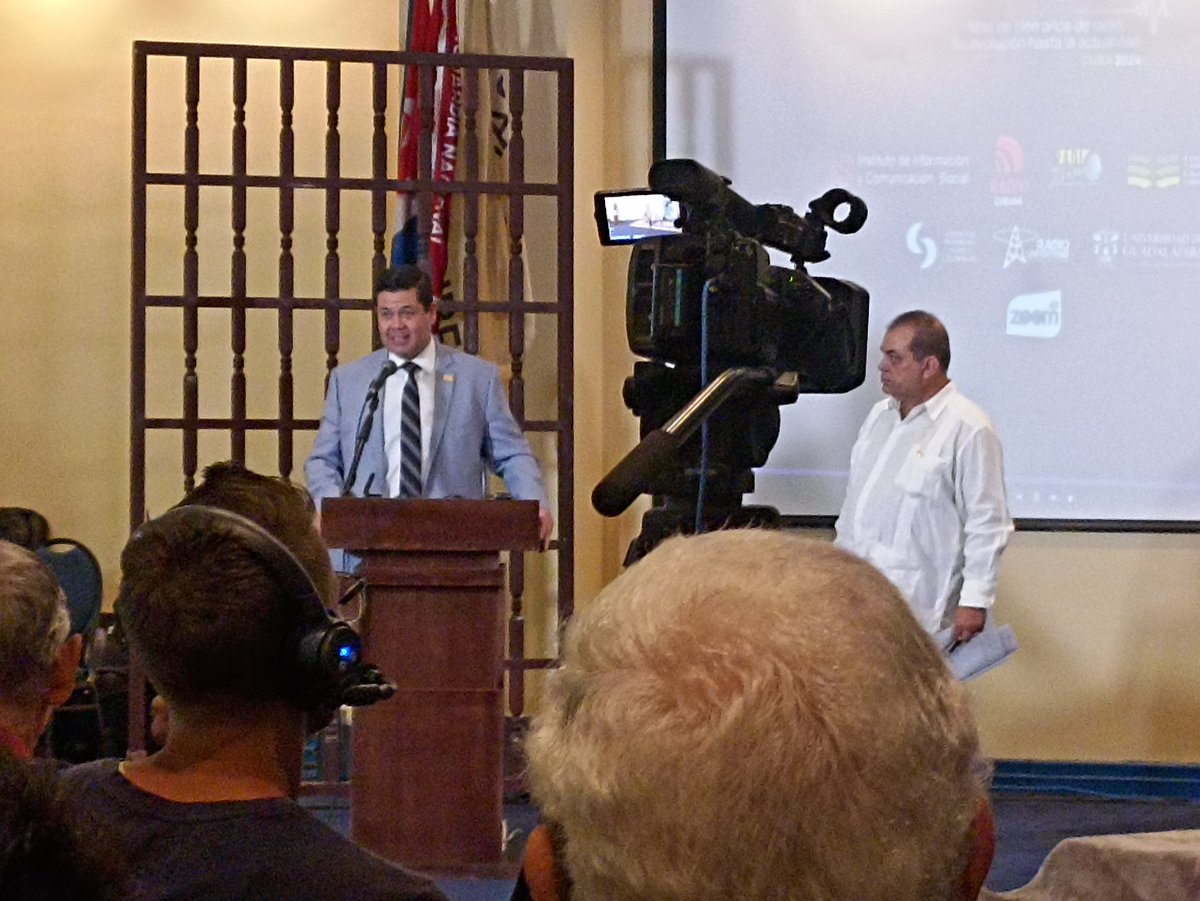 Sesiona en Hotel Habana Libre radiomorfosis 2024. Más de cien años de Radio: su evolución hasta la actualidad. 
Retos de la Radio en la era digital
Saludos desde la @tv