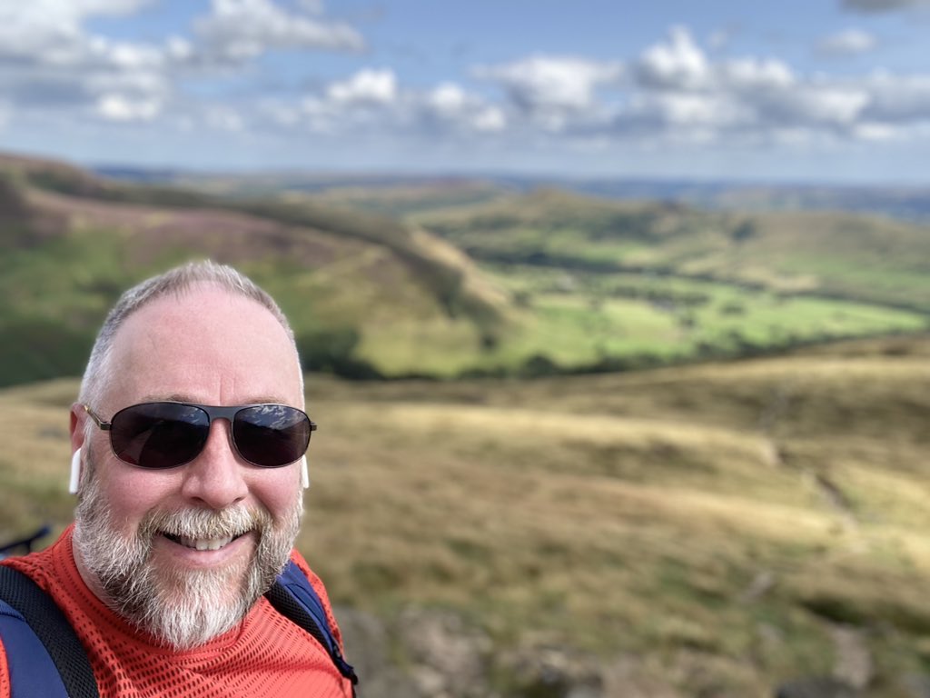 Well guess which idiot convinced himself he could walk from Edale to Kinder Scout. Not there yet! Don’t let the smile confuse you, I am dying inside. #unfit #determined #goodbyedadbod