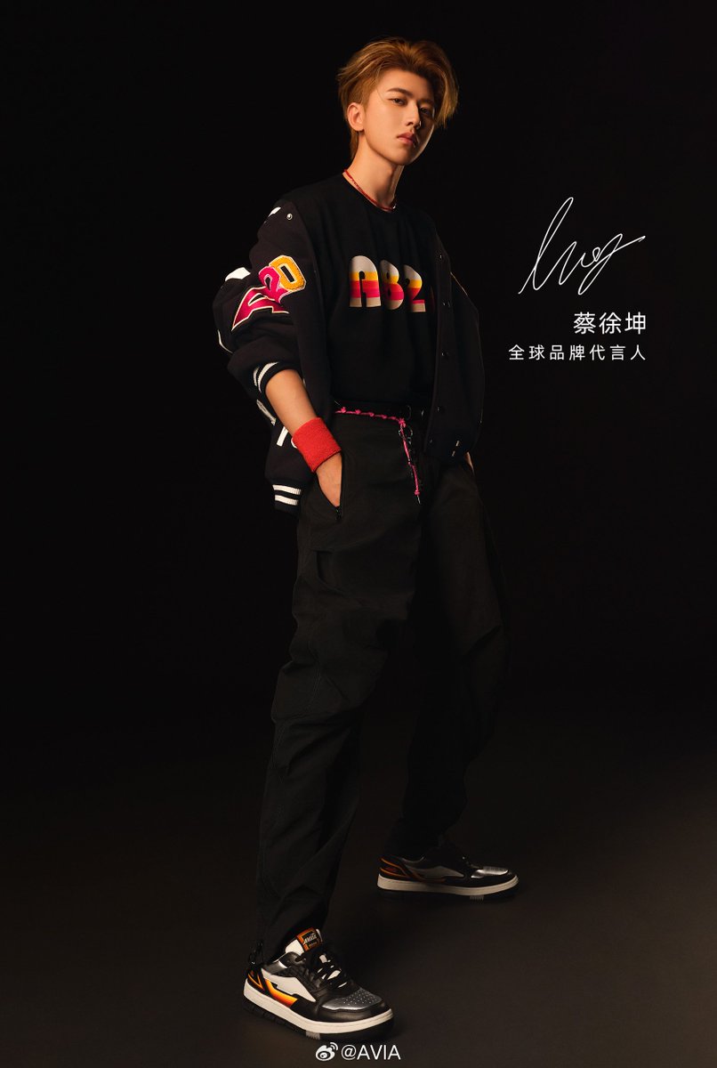 AlwaysCaiXukun's tweet photo. 240820 AVIA officially announces Global Ambassador Cai Xukun 

#CaiXukun #蔡徐坤 #KUNxAVIA https://t.co/FDp2kMYN6C