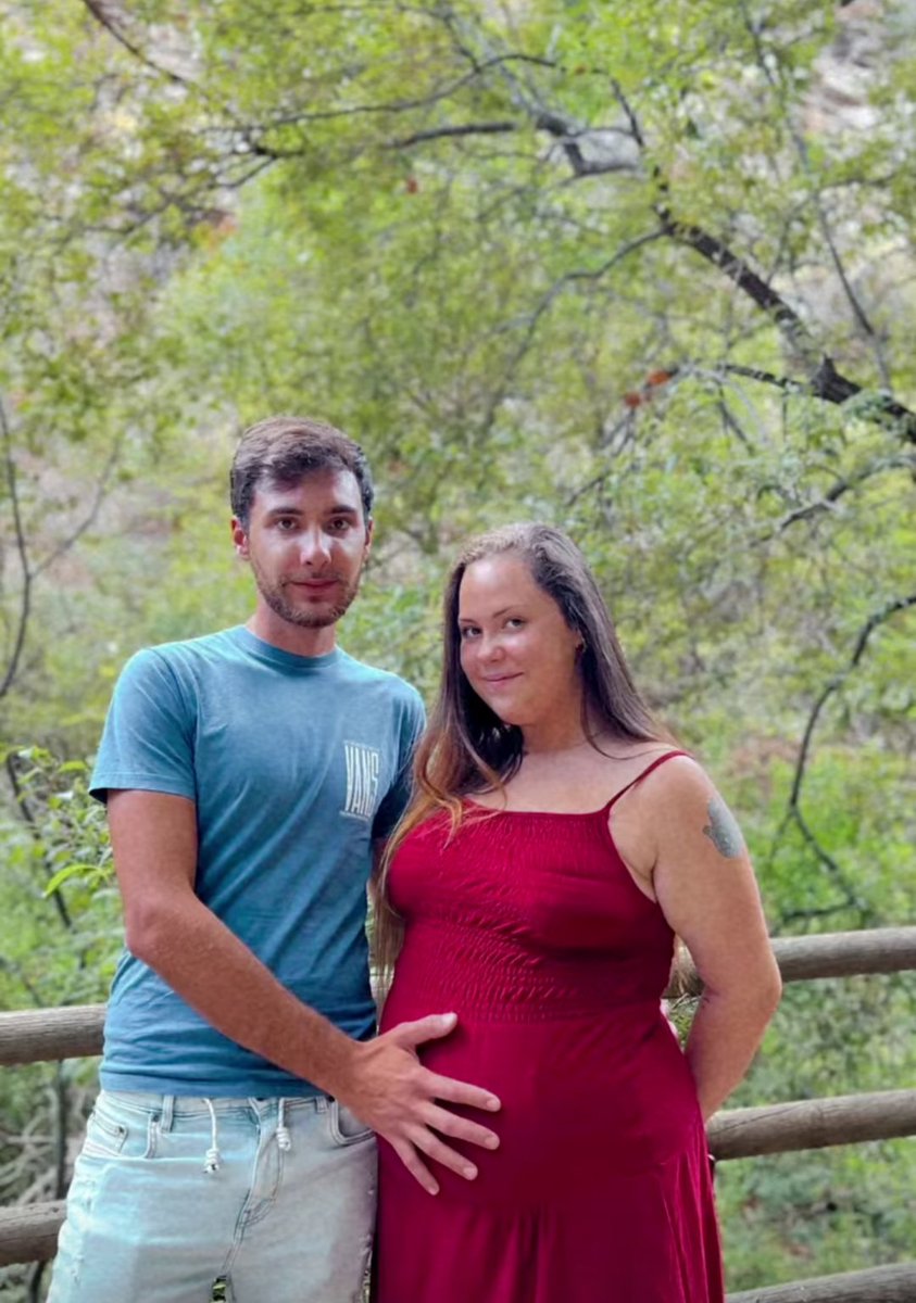 annabelenmc's tweet photo. Alejandro, que poquito queda para conocerte🥺❤️ https://t.co/WNIAEgl0gC