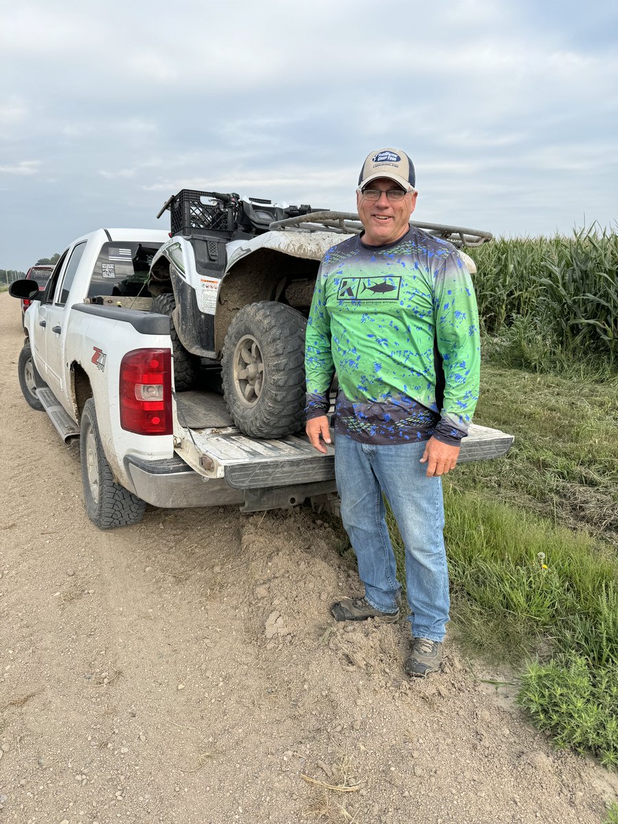 <a href="/profarmer/">Pro Farmer</a> Had a chat with Eco Crop Agronomics - Dale - from Kearney, Nebraska.

He had lots of great questions about #PFTour24 and shared lots of great info about the crops on the area!