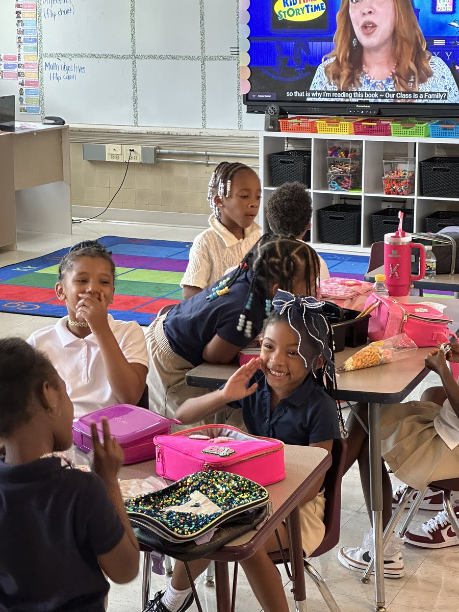 FPCS_Woodridge's tweet photo. We loved welcoming our wonderful Eagles back into the building, and we could tell they loved coming back, too! 

It’s going to be a fantastic year, Eagles! 

#woodridgeeaglessoar💙💛💙🦅 #FPCS1Day #WoodridgeRising #friendshipproud #fpcswd #ward5schools #ibschool https://t.co/x97Vl7wFUD