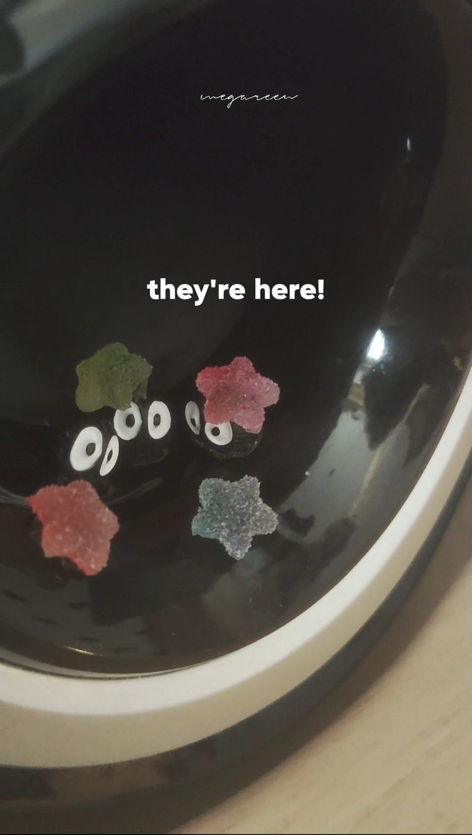 megareen_'s tweet photo. hello from soot sprites 😆🖤✨

#Ghibli #sootsprites #desksetup https://t.co/Hs8FQG8bld