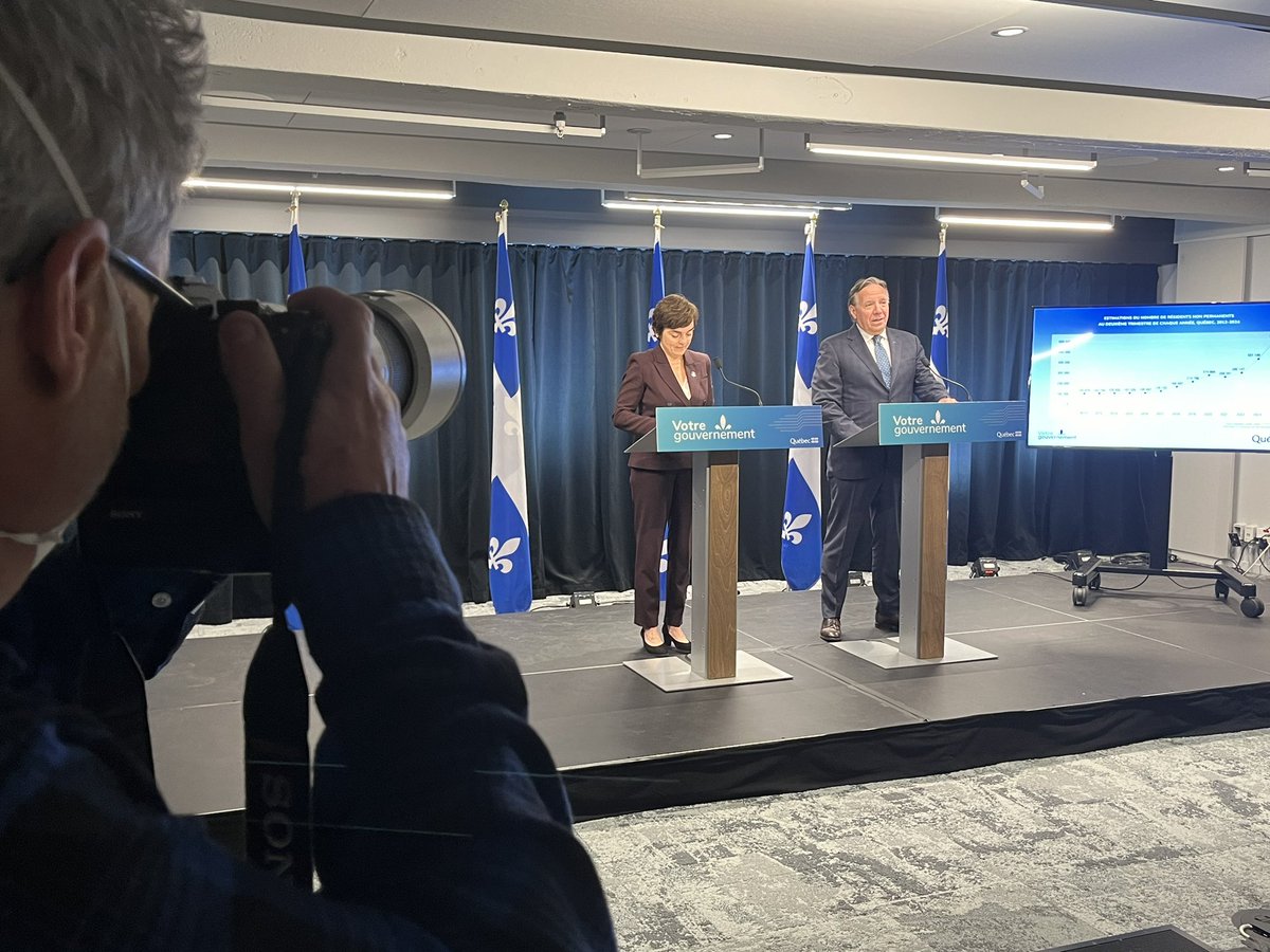 RomainSchue's tweet photo. NOUVEAU / Québec va bientôt limiter le nombre d’étudiants étrangers par établissements, notamment « là où il y a eu des abus », annonce François Legault.

Un projet de loi, en ce sens, sera déposé dès la rentrée #polqc https://t.co/u2G4RmC75z