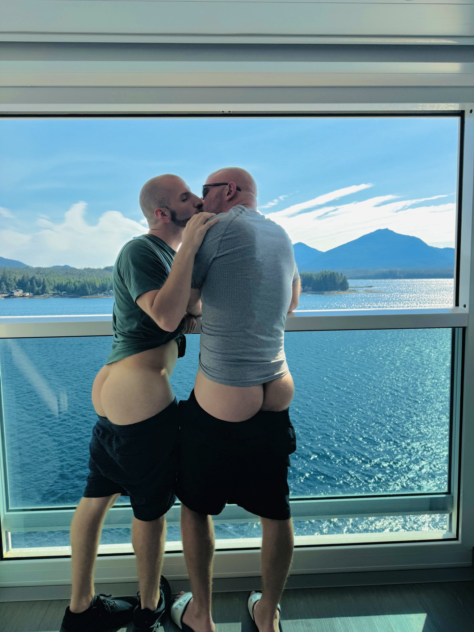 RT if want to JOIN US 😈😏 https://t.co/xyaH3r6DSd