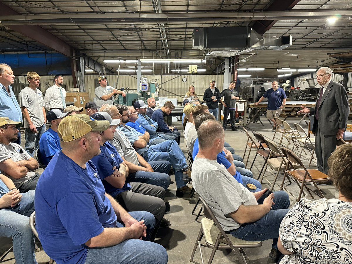 ChuckGrassley's tweet photo. Tour/Q&amp;A at LVO Mfg in Rock Rapids 34ppl issues: what keeps me motivated farm bill flooding 2024 election workforce rural health care stop inflation debt ceiling etc #99countymeetings https://t.co/kVbxjFpK3k