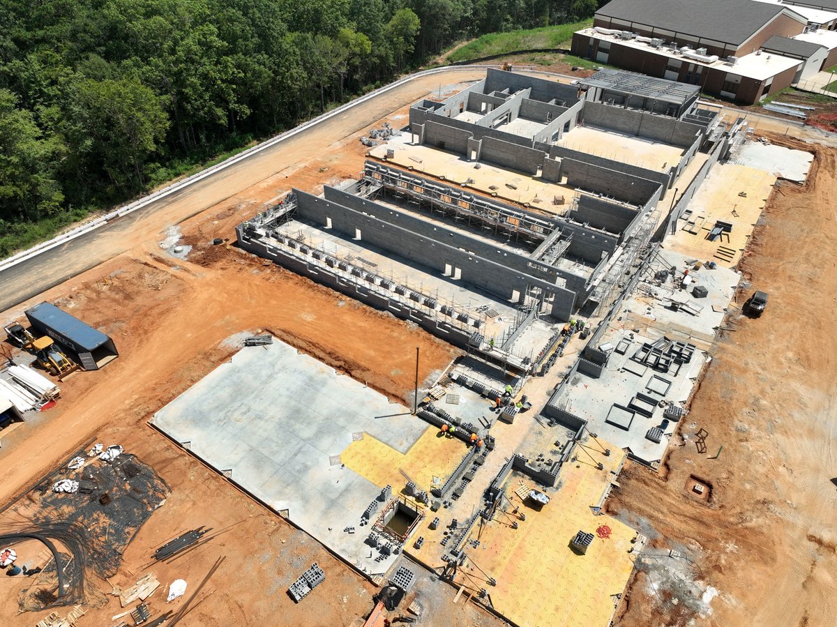 scoutpm_'s tweet photo. The new Moody High School continues to make fantastic progress. Here are some recent aerials as construction continues. #MadeSure #BuildingtheFuture #411standard https://t.co/X4rEsPdQJ0