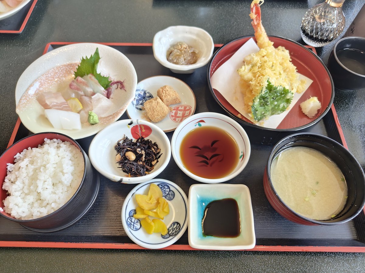 Liv_262's tweet photo. 刺身天ぷら https://t.co/FvT3yzbXdw