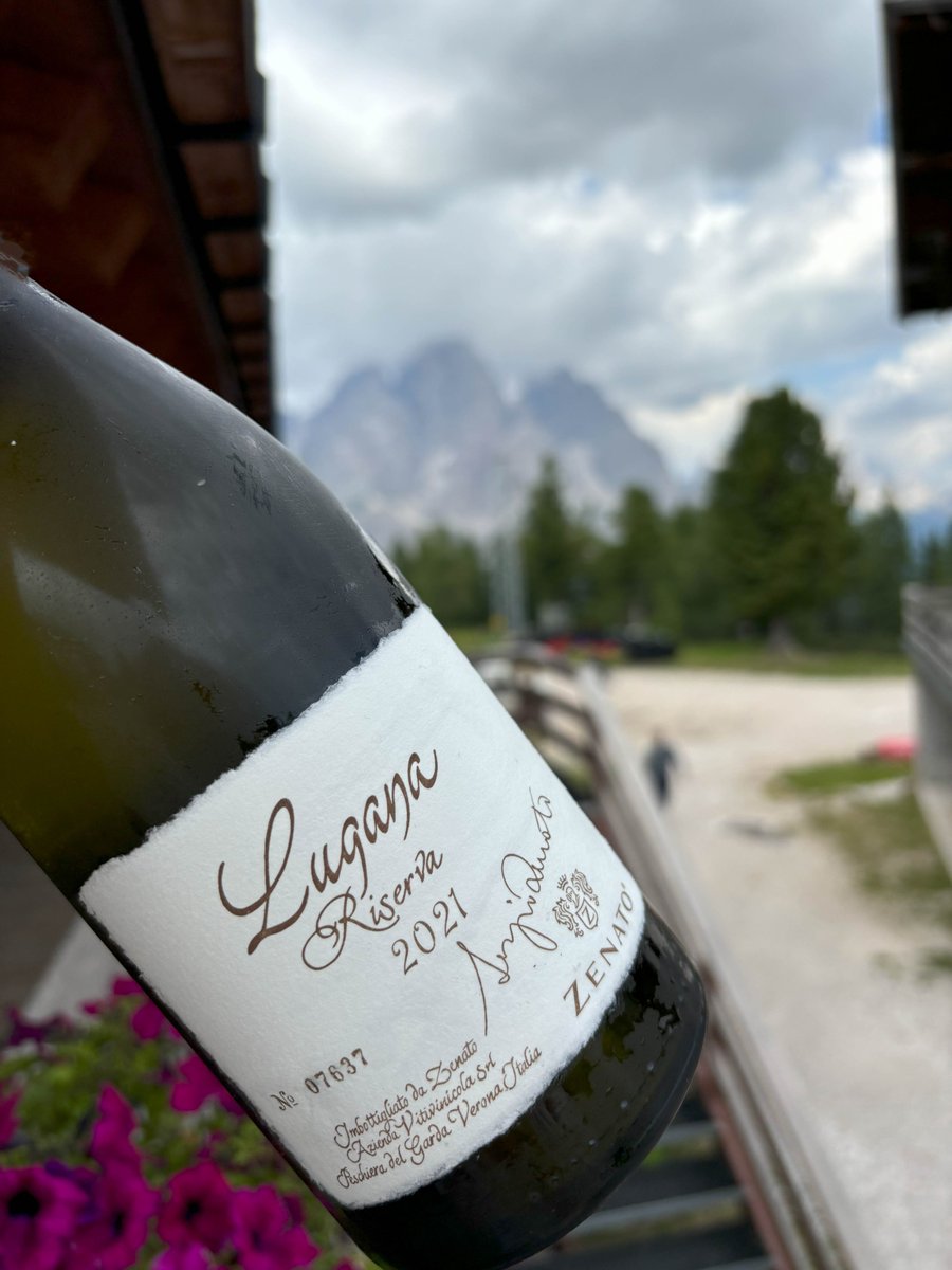 Summer in the mountains and Lugana Riserva Sergio Zenato 2021 

Cheers 🥂

#ZenatoWinery #LuganaRiserva #sergiozenato #lugana
#luganalovers #SummerInTheMountains