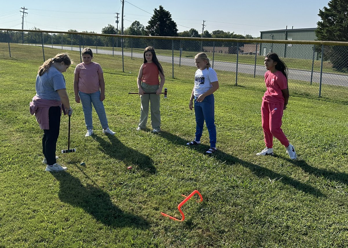 WJBRelatedArts's tweet photo. More Croquet pics in WJB PE Class 
@WalterJBaird https://t.co/Pn1YHRy4QV