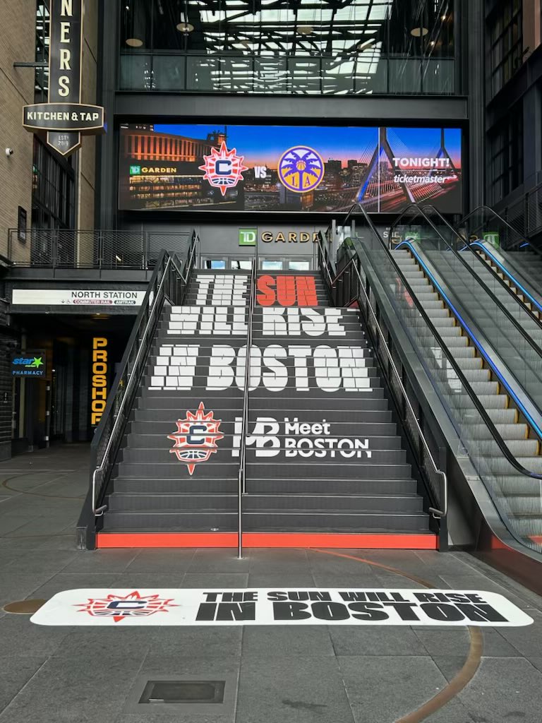 GAMEDAY in Boston!! 😤☀️☘️🏀⁦<a href="/ConnecticutSun/">Connecticut Sun</a>⁩ ⁦<a href="/tdgarden/">TD Garden</a>⁩