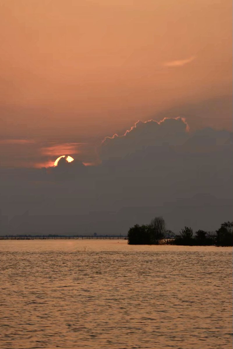 拍完照后也会一起看看日落🌄