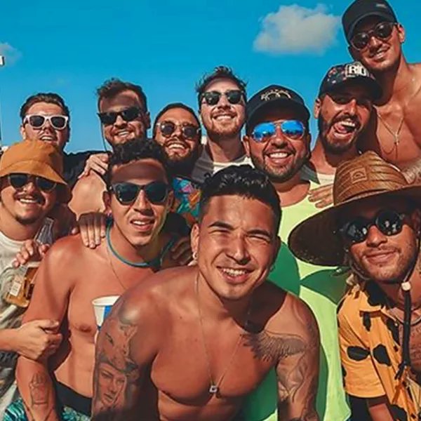 SalviGolf's tweet photo. @Albiol_XG confundiste a los amigos de Neymar con marroquíes...simplón #stopracism https://t.co/BOuoC39aF3