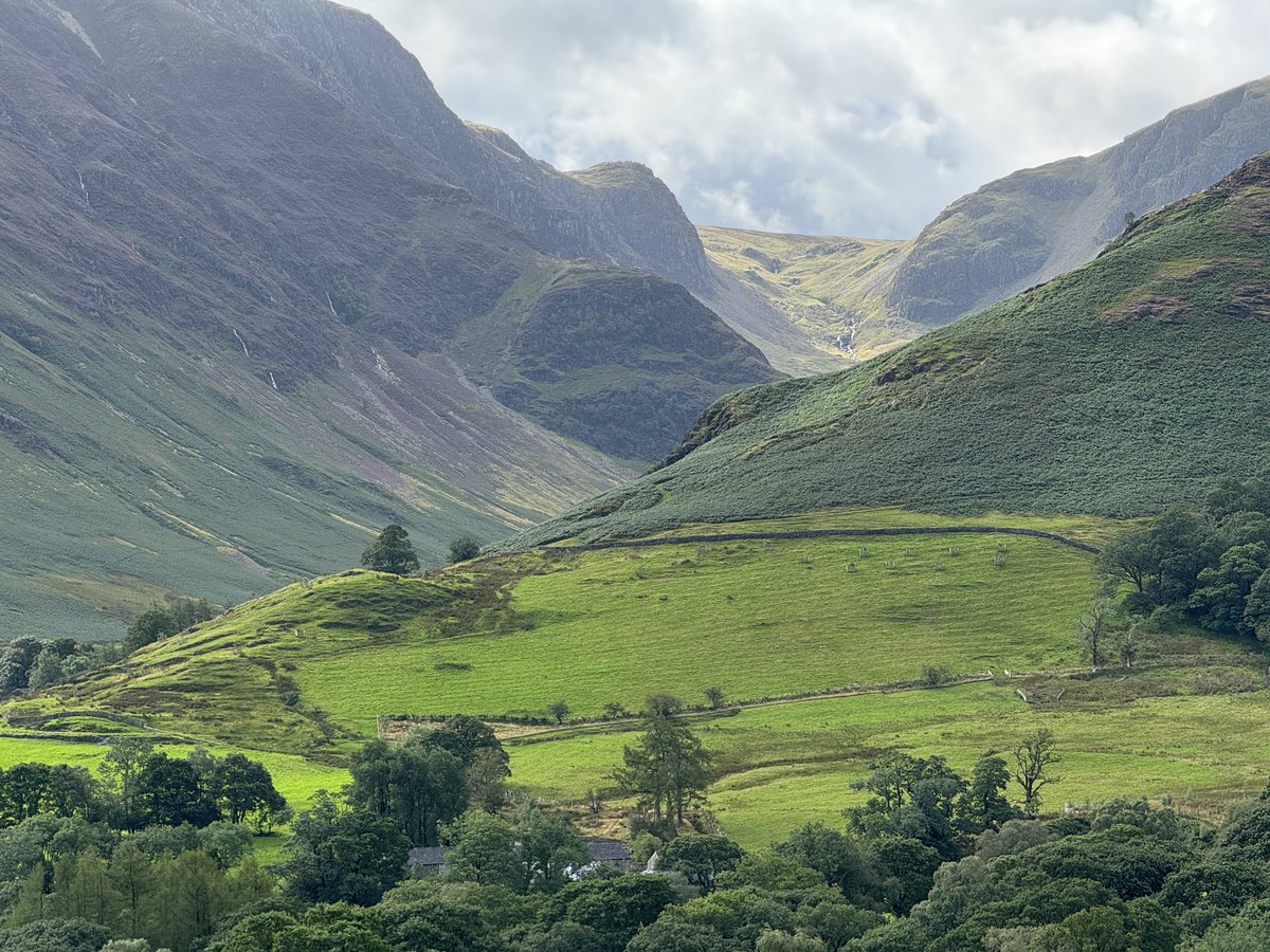 terrybnd's tweet photo. Some nice dappled light about the Newlands Valley today inbetween showers on one of my fave cycling circuits #phonepics #lakedistrict #ukweather https://t.co/9GwsY8es2A